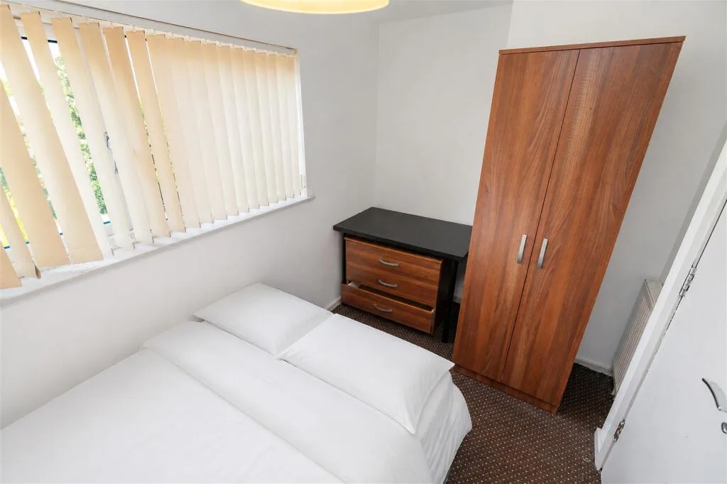 5 bedroom terraced house for rent