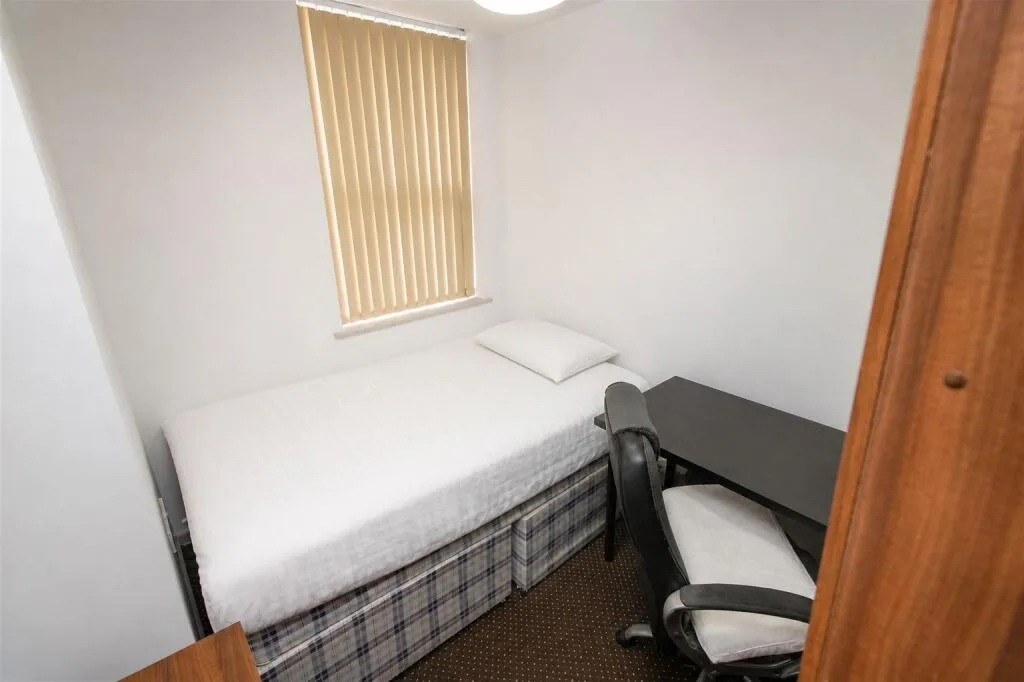 5 bedroom terraced house for rent