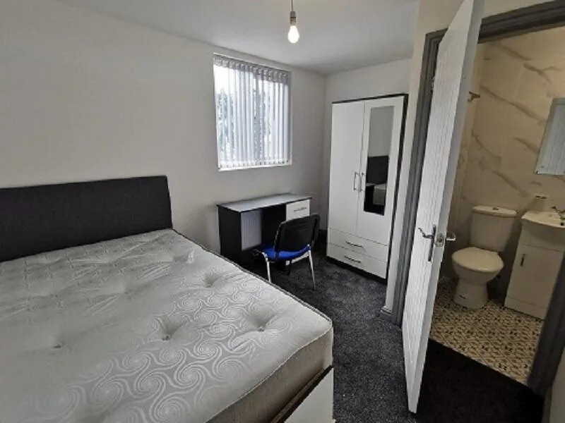 6 bedroom terraced house for rent