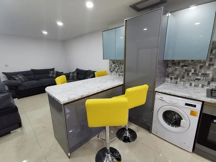 6 bedroom terraced house for rent