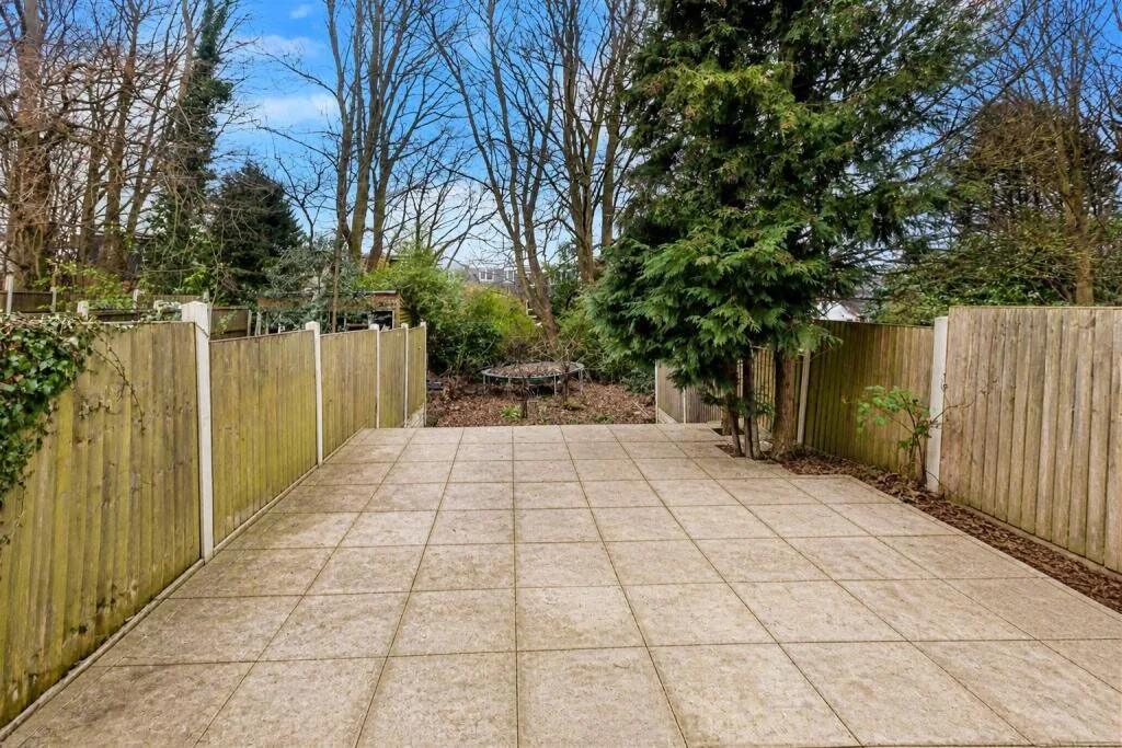 8 bedroom house for rent