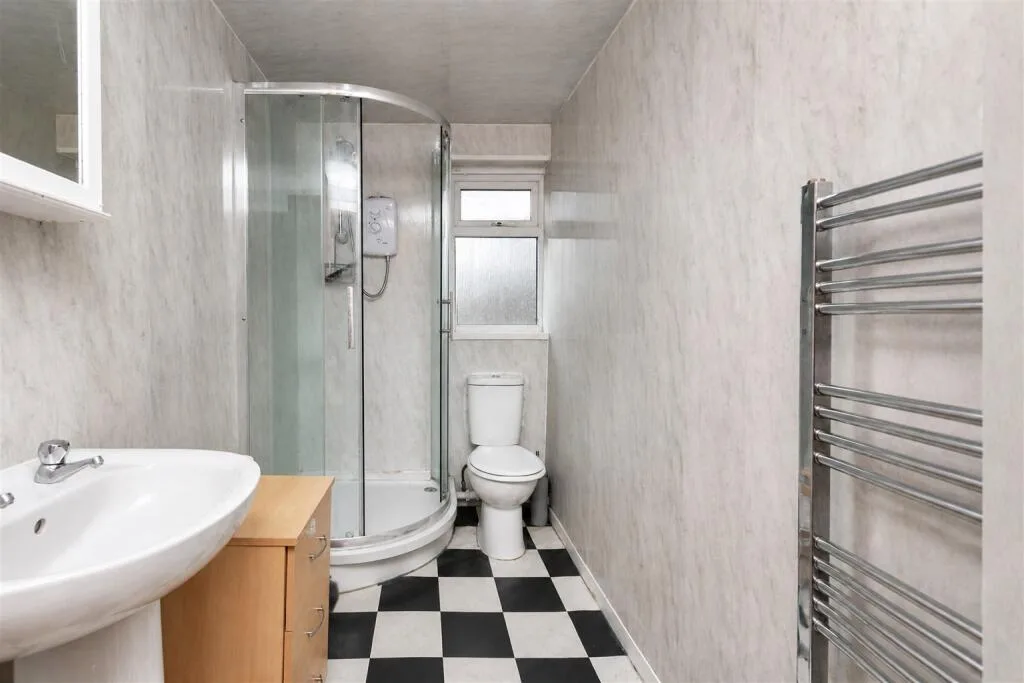 8 bedroom house for rent