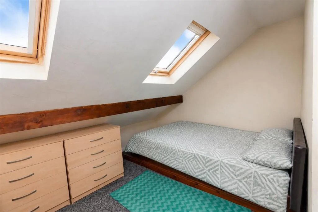 8 bedroom house for rent