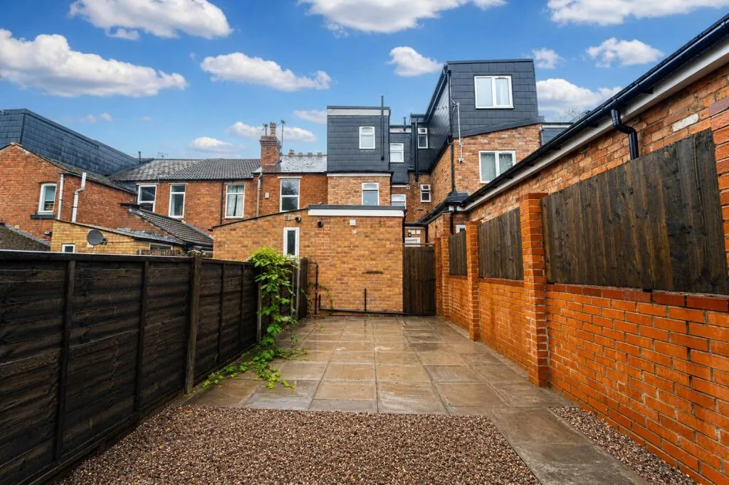5 bedroom house for rent