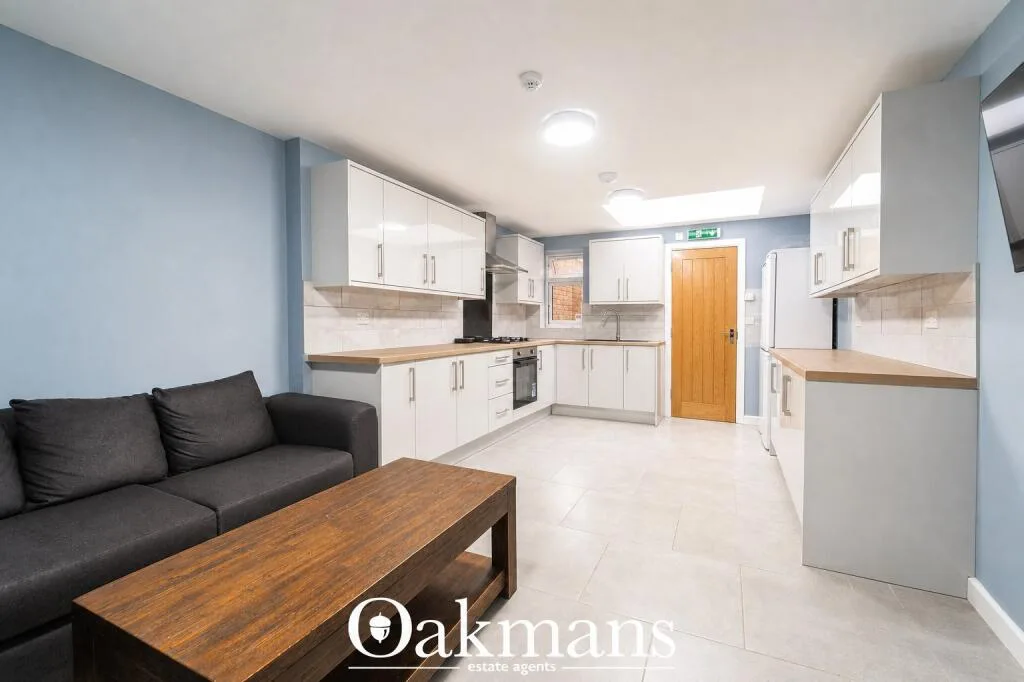 5 bedroom house for rent