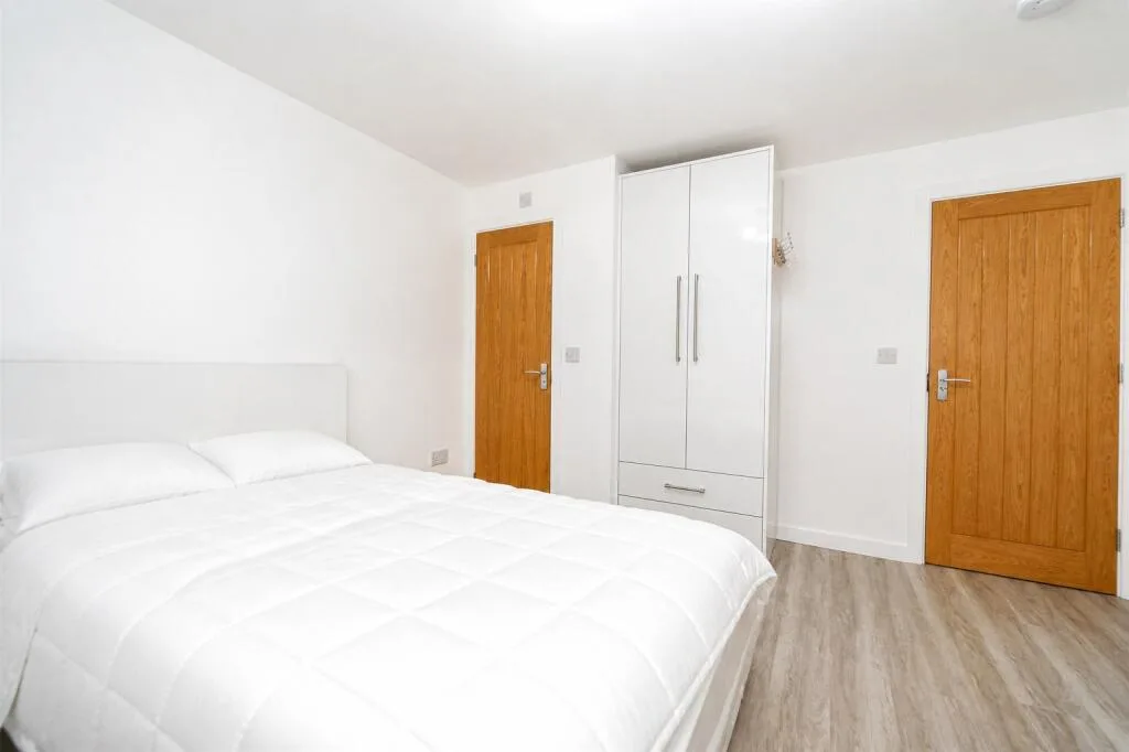 5 bedroom house for rent