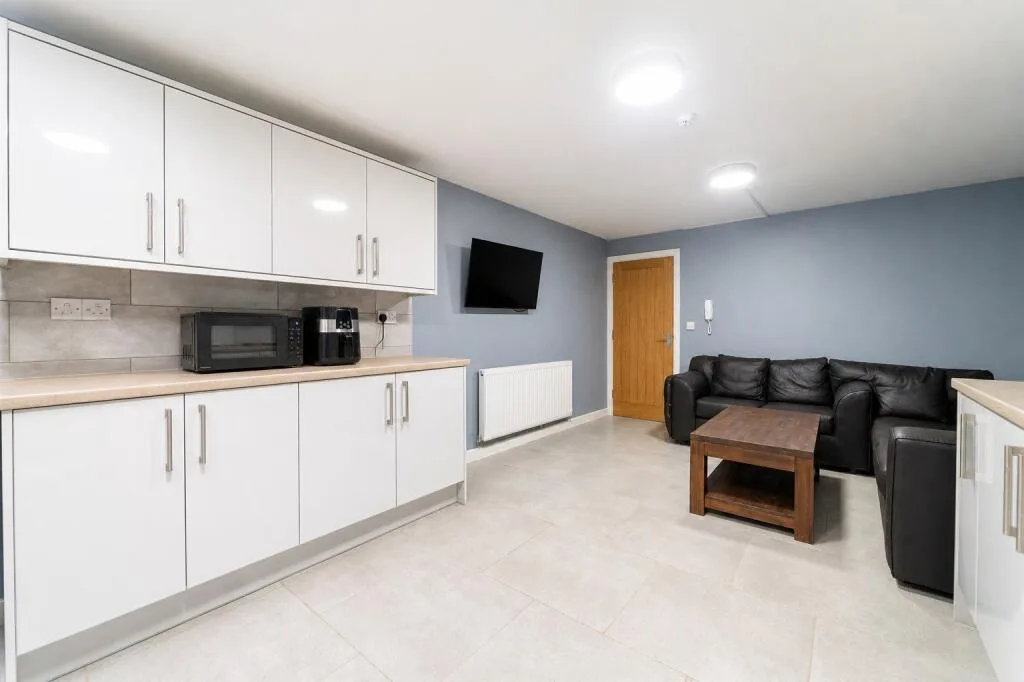 5 bedroom house for rent