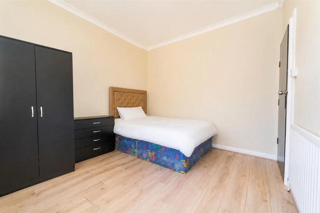 5 bedroom house for rent