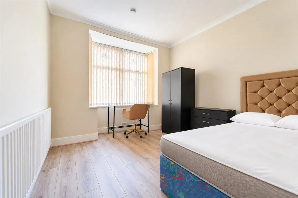 5 bedroom house for rent