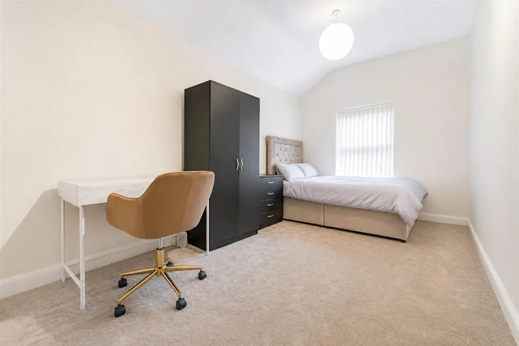 5 bedroom house for rent