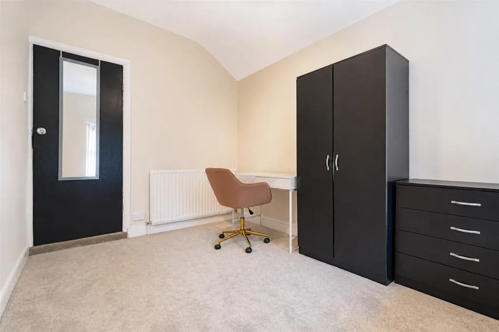 5 bedroom house for rent