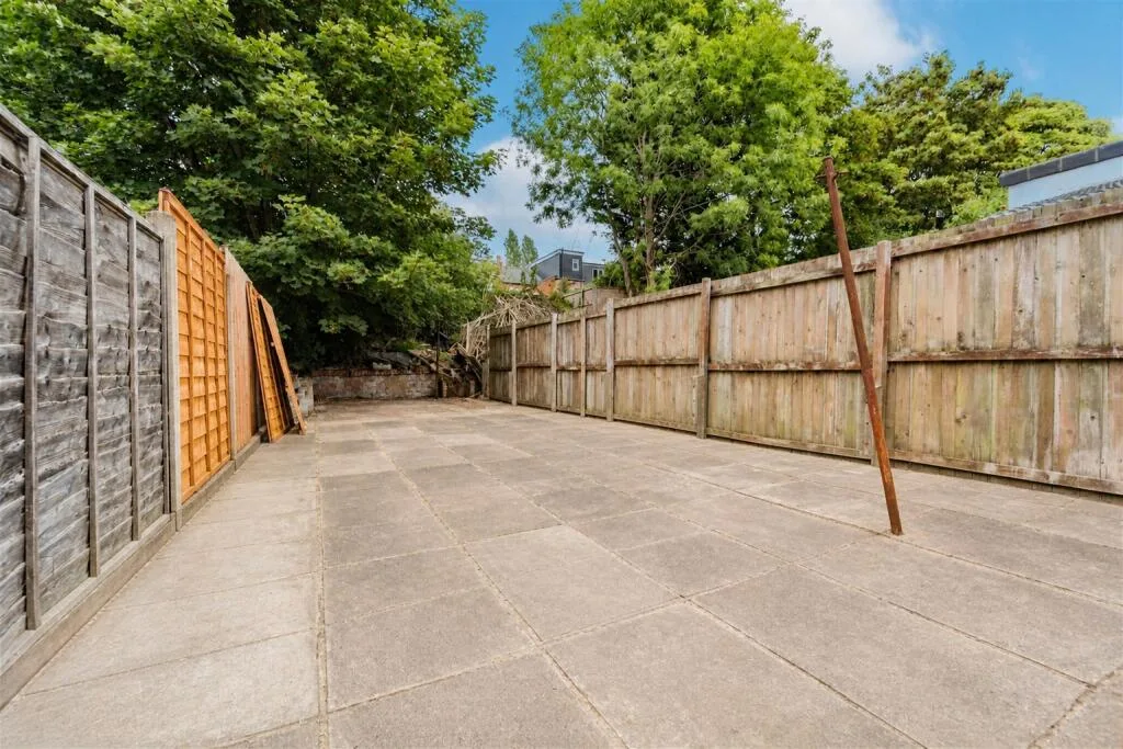 5 bedroom house for rent