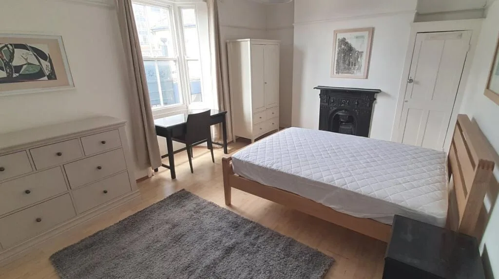 4 bedroom maisonette for rent