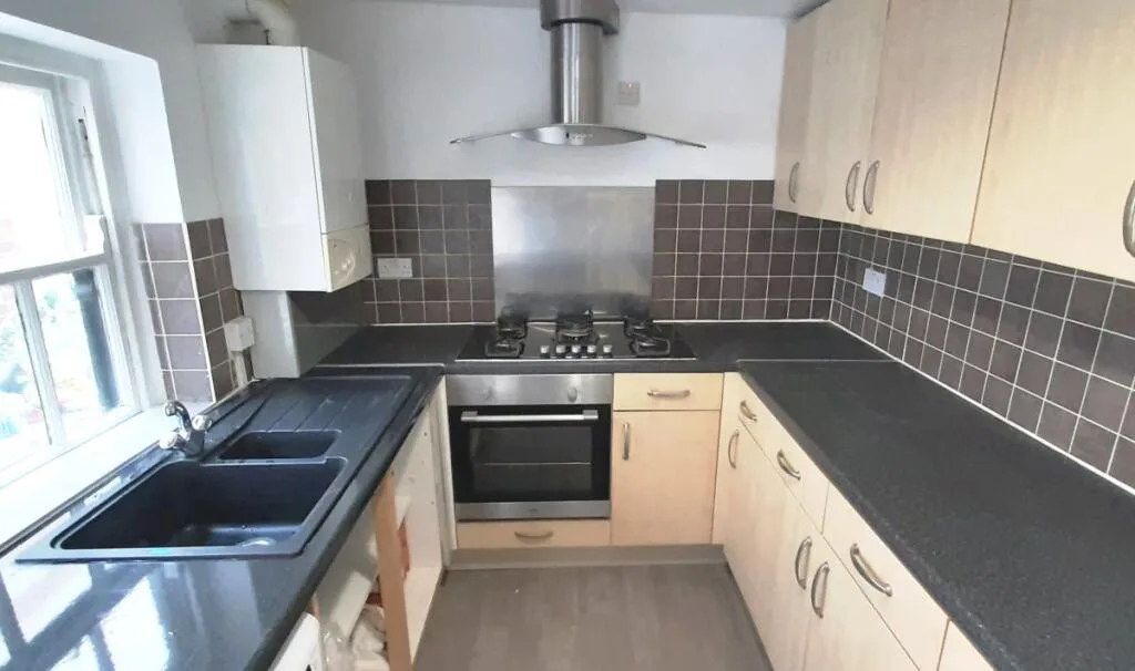 4 bedroom maisonette for rent