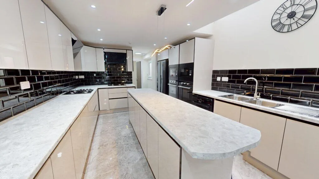 6 bedroom house for rent