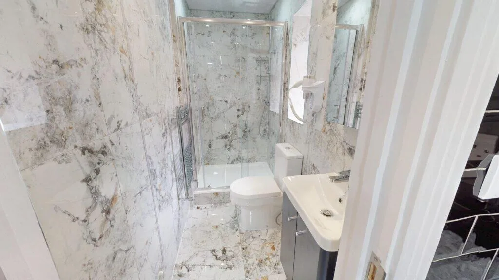 6 bedroom house for rent