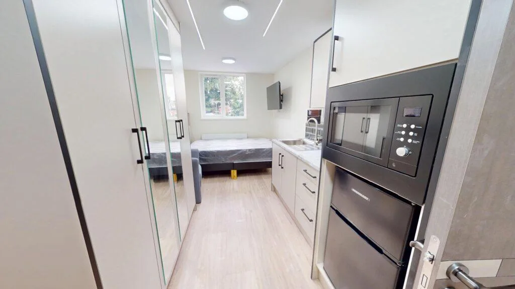 6 bedroom house for rent