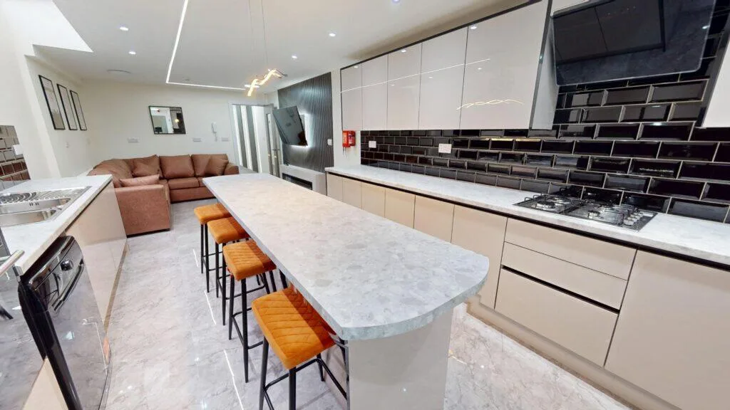6 bedroom house for rent