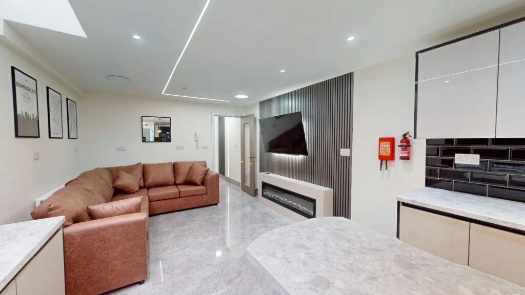 6 bedroom house for rent