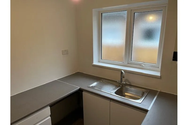 2 bedroom maisonette for rent