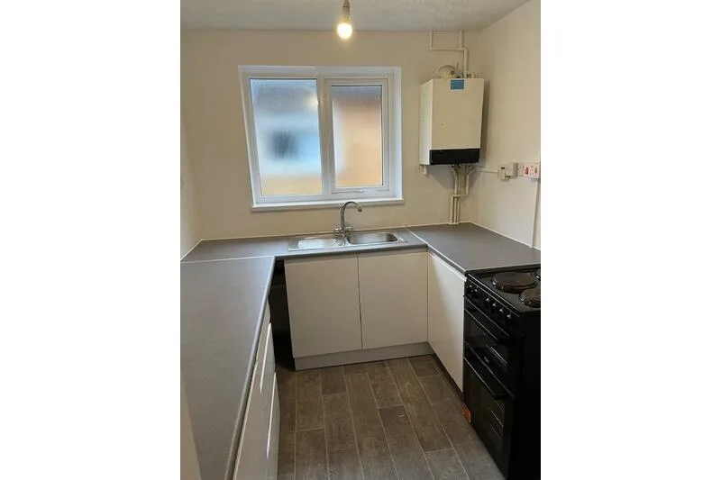 2 bedroom maisonette for rent