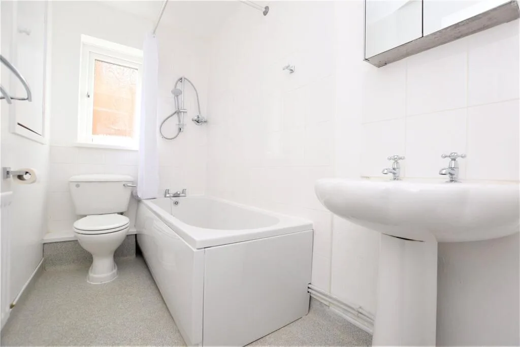 2 bedroom semi-detached house for rent