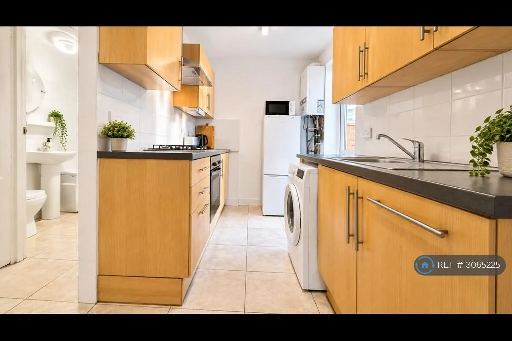 4 bedroom terraced house for rent