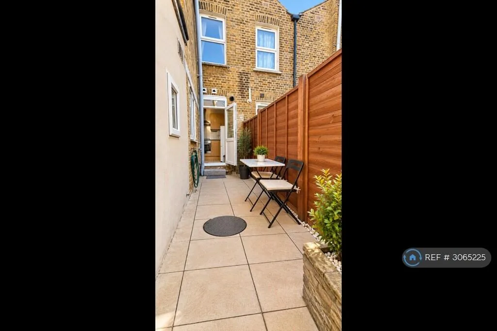 4 bedroom terraced house for rent