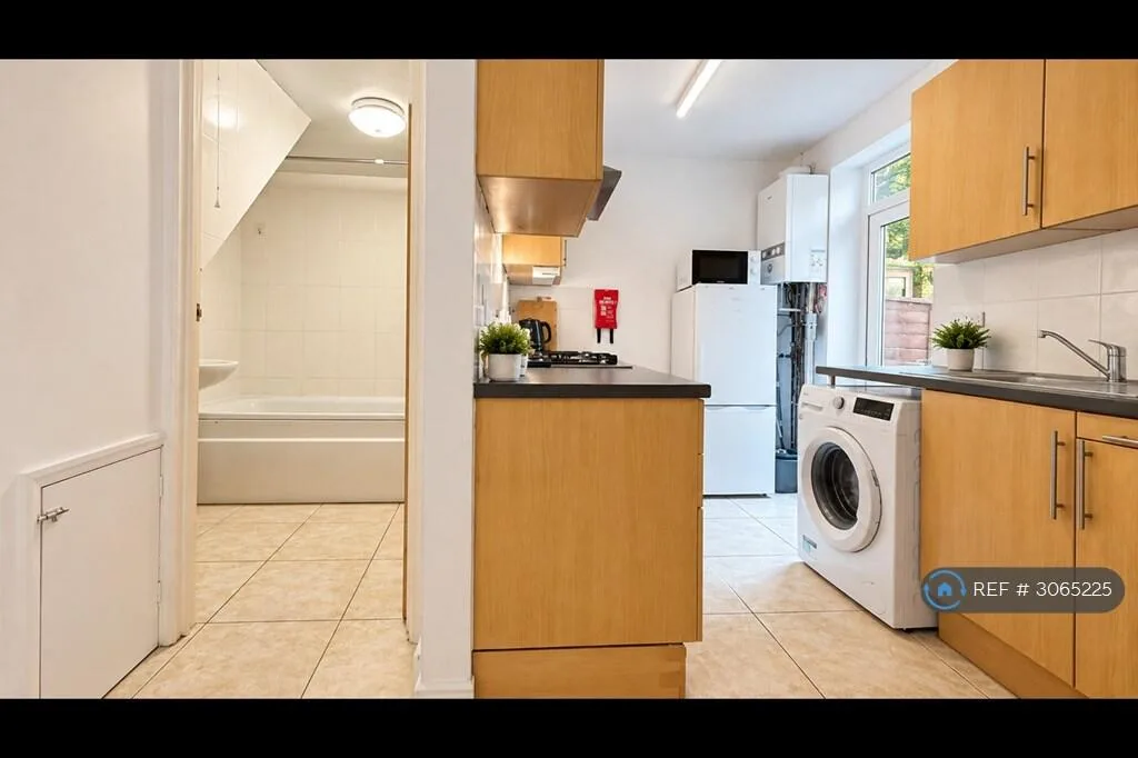 4 bedroom terraced house for rent