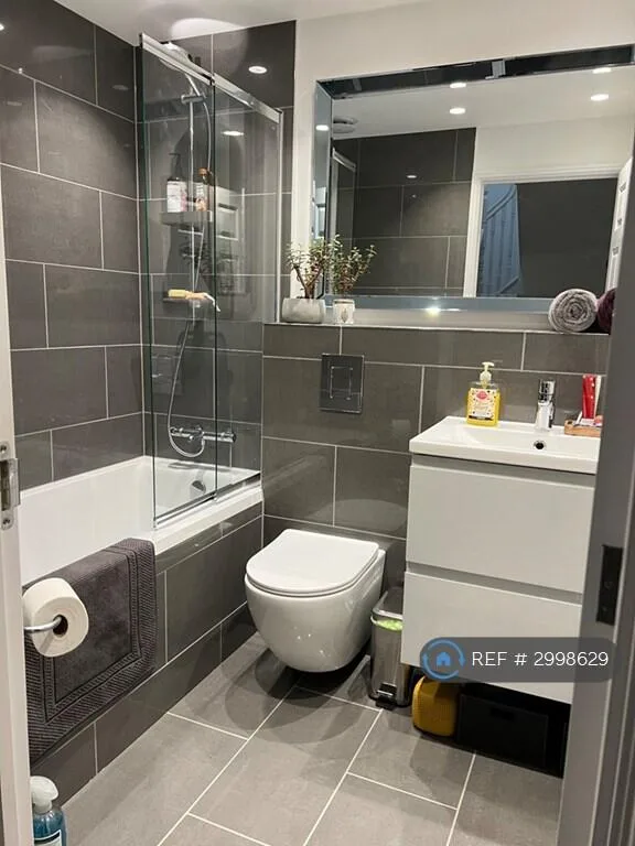 3 bedroom end of terrace house for rent