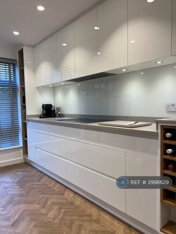 3 bedroom end of terrace house for rent