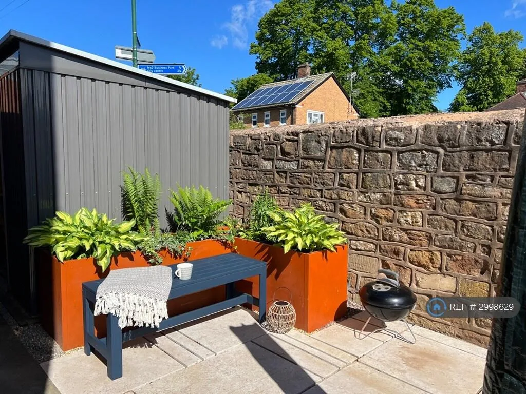 3 bedroom end of terrace house for rent