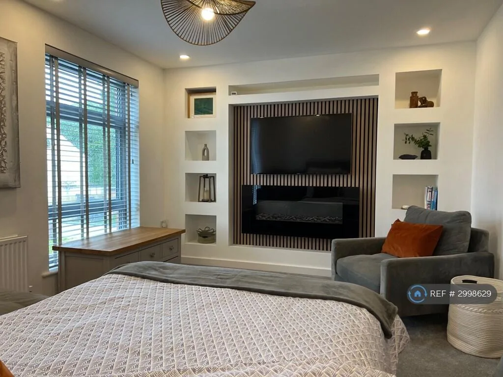 3 bedroom end of terrace house for rent