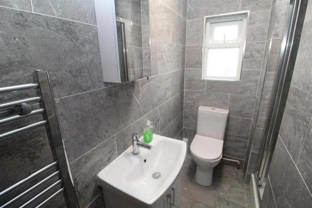 5 bedroom house for rent