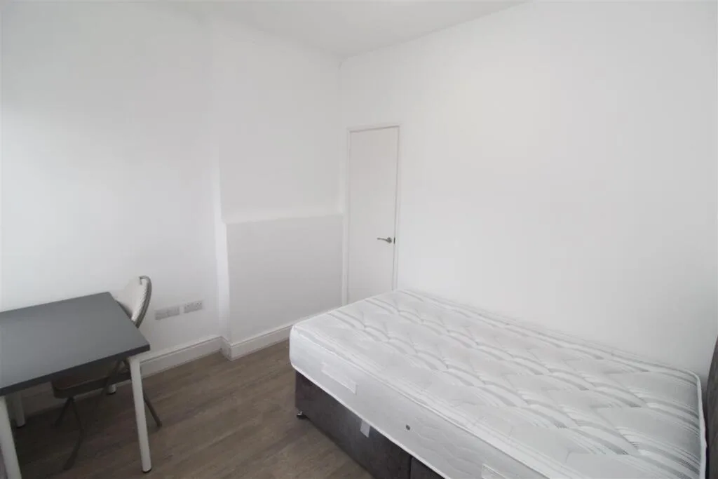 5 bedroom house for rent