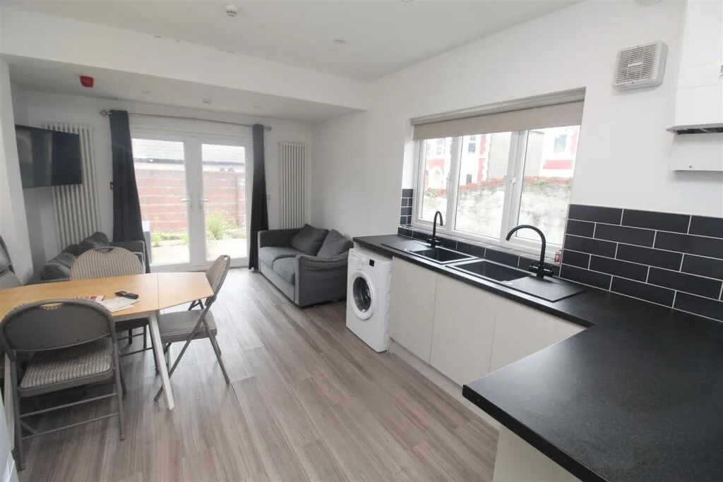 5 bedroom house for rent