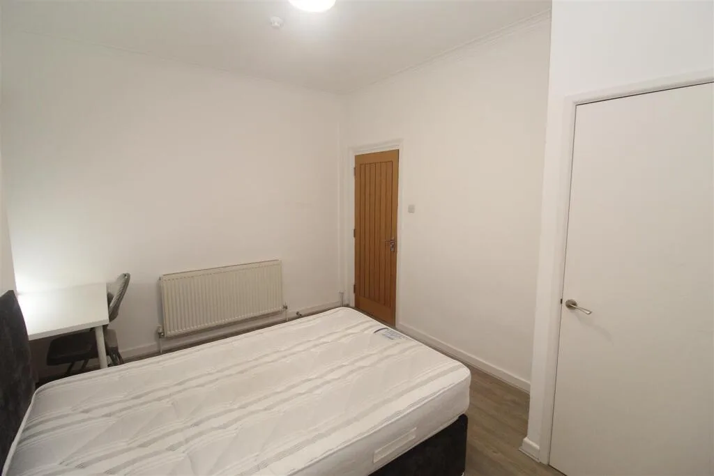 5 bedroom house for rent