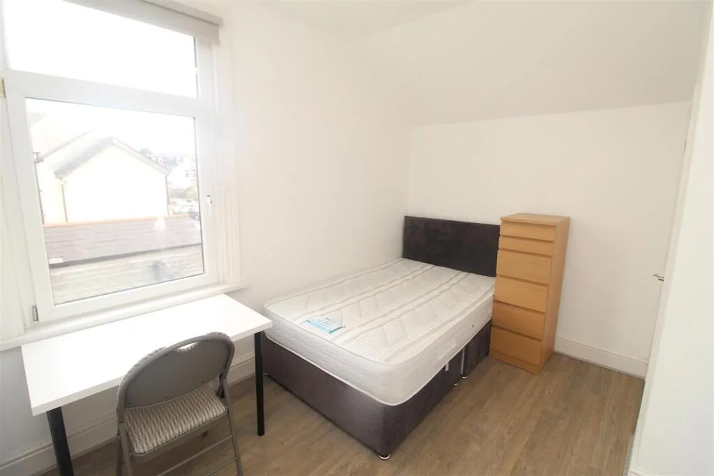 5 bedroom house for rent