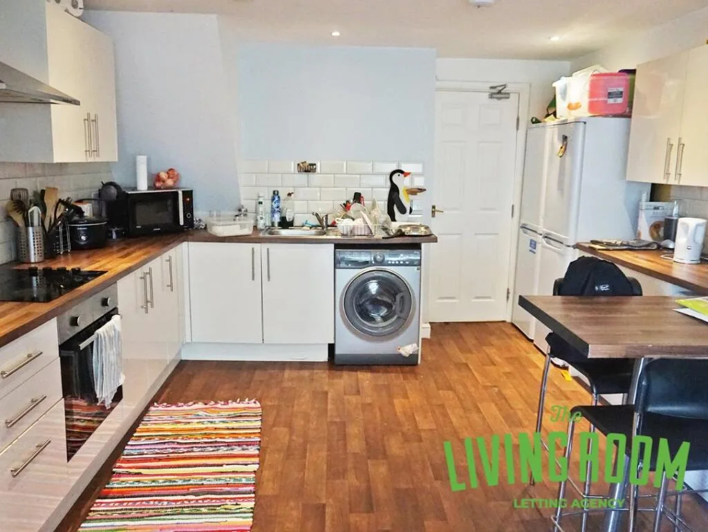 7 bedroom house for rent