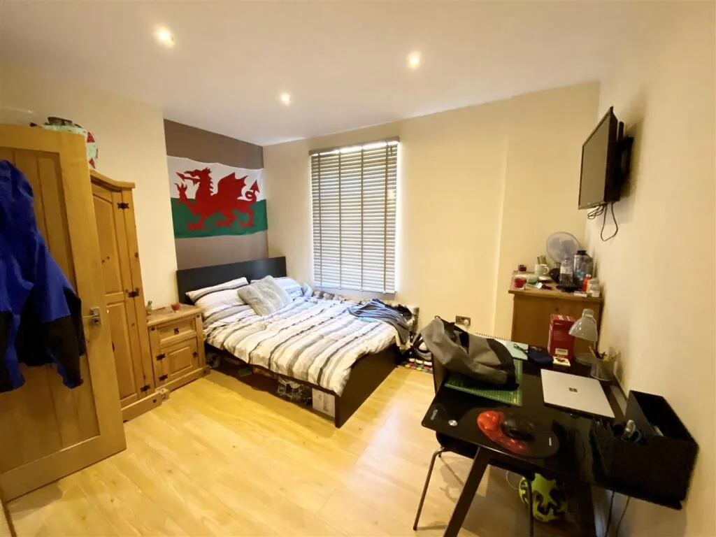 7 bedroom house for rent