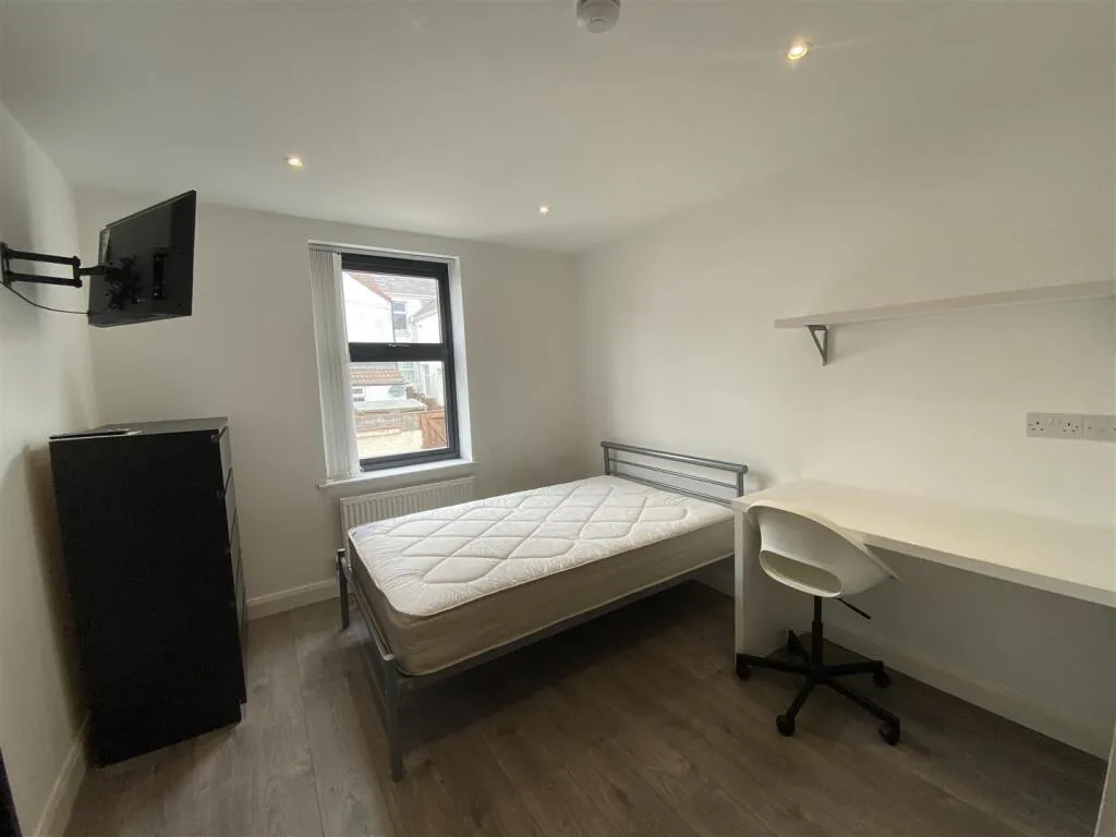 7 bedroom house for rent