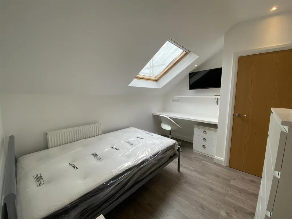 7 bedroom house for rent