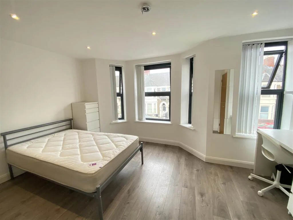 7 bedroom house for rent