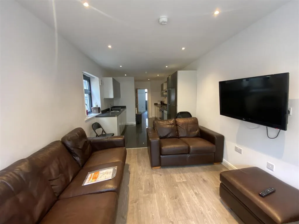7 bedroom house for rent