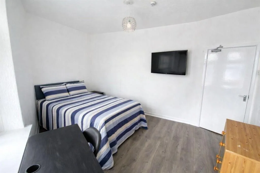 7 bedroom maisonette for rent