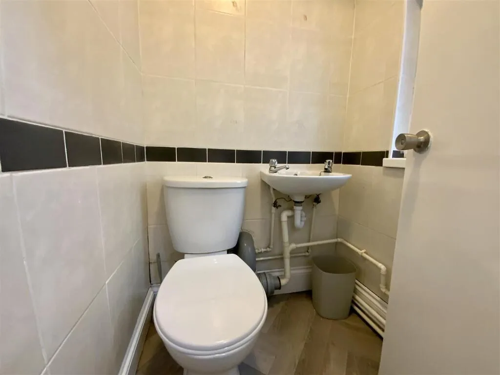 7 bedroom maisonette for rent