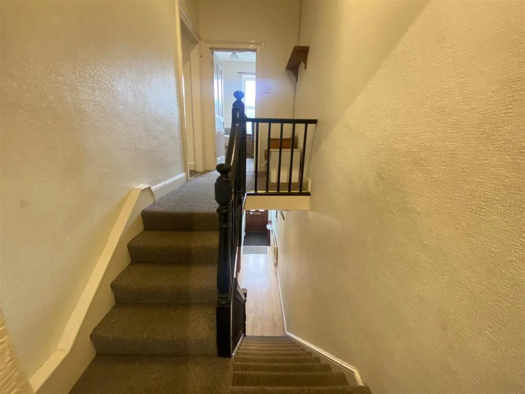 6 bedroom house for rent