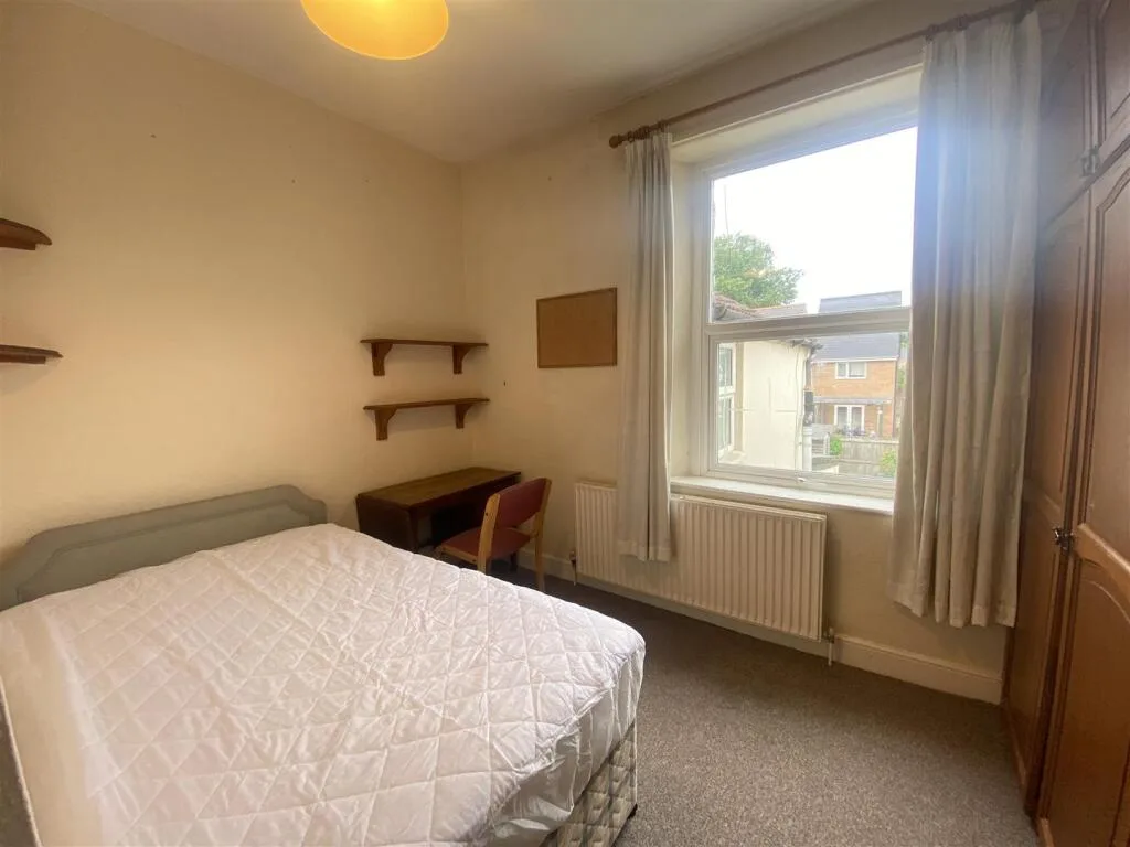 6 bedroom house for rent