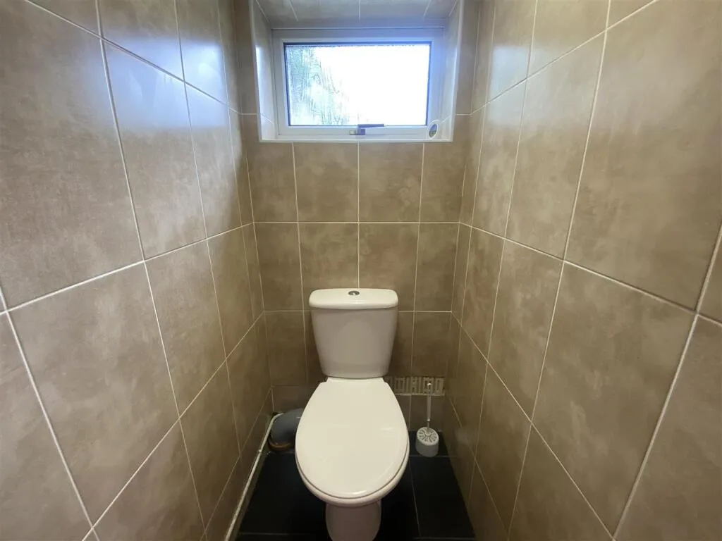 6 bedroom house for rent