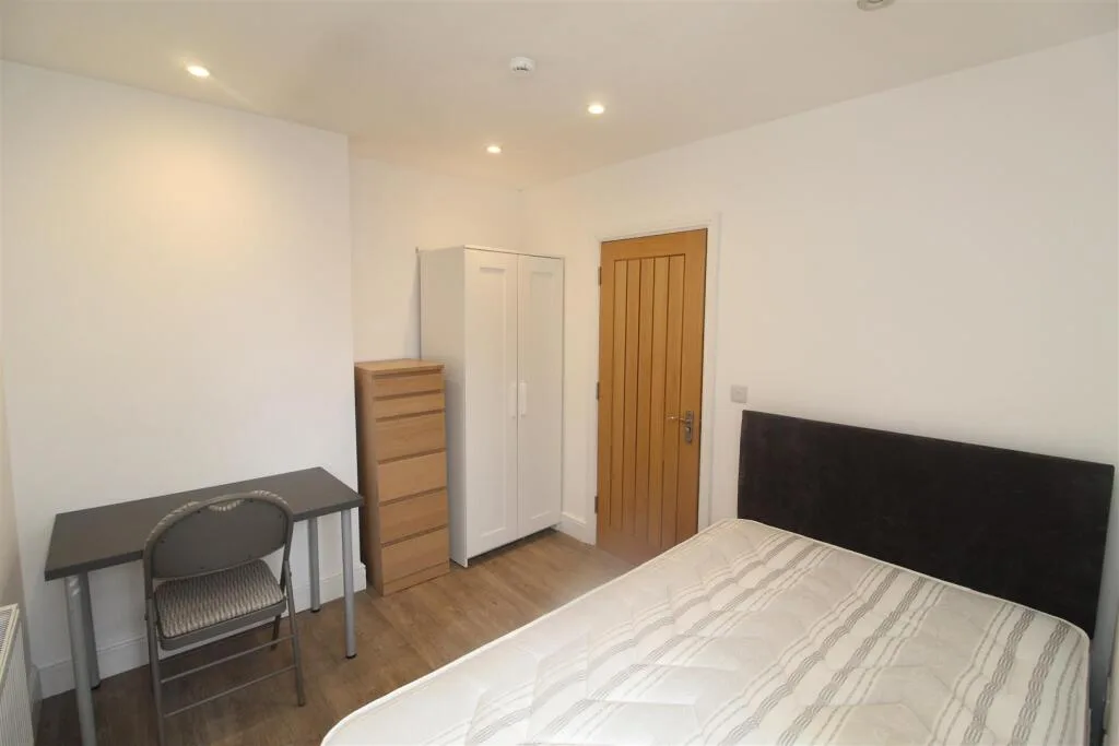 7 bedroom house for rent